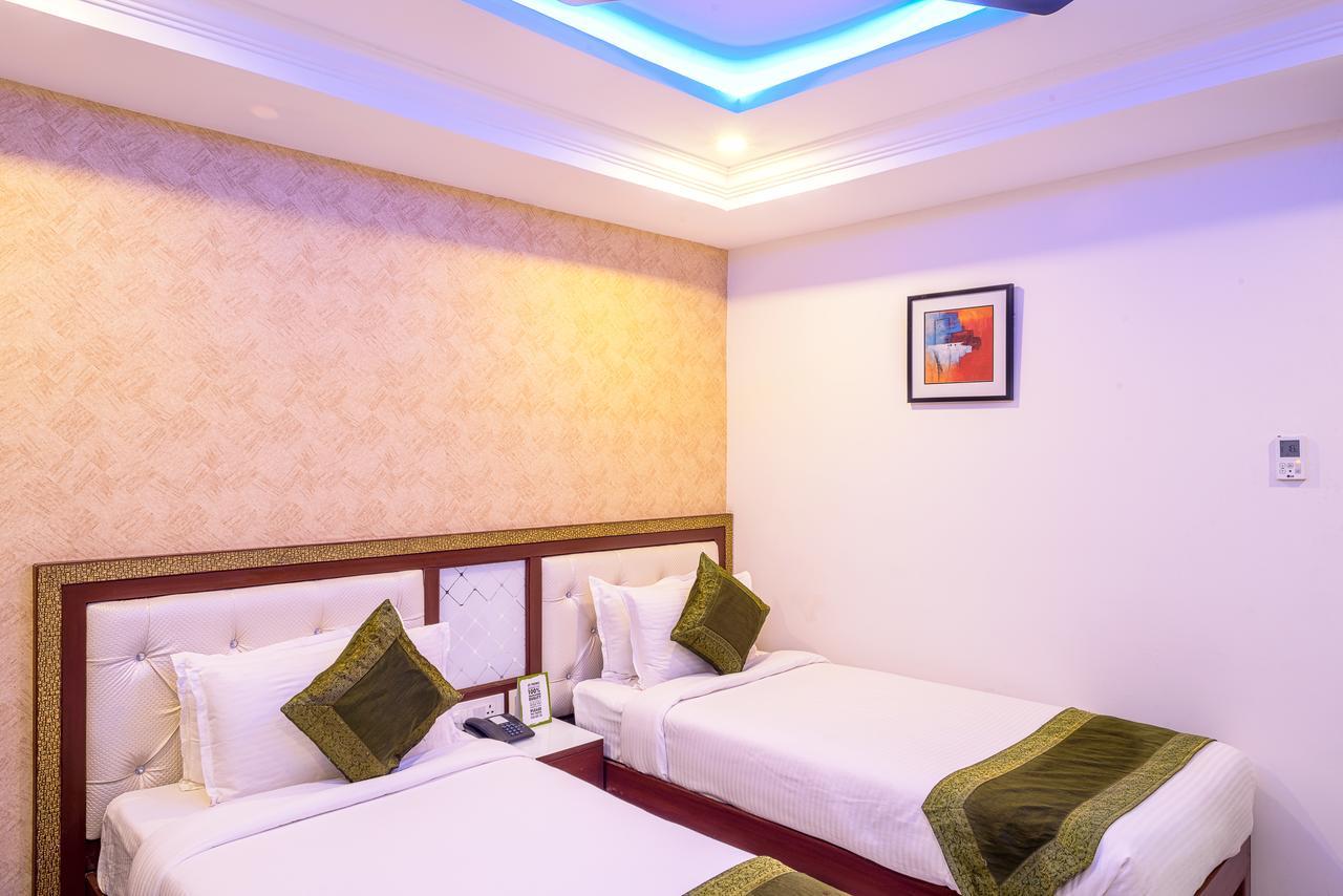 Treebo Empire Hotel Vidzsajavádá Kültér fotó