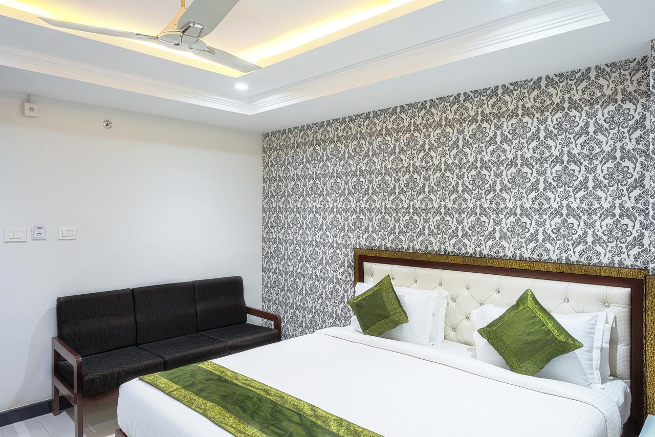 Treebo Empire Hotel Vidzsajavádá Kültér fotó