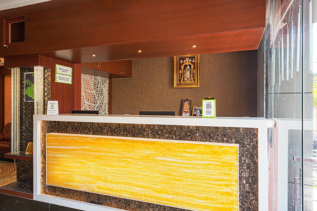 Treebo Empire Hotel Vidzsajavádá Kültér fotó